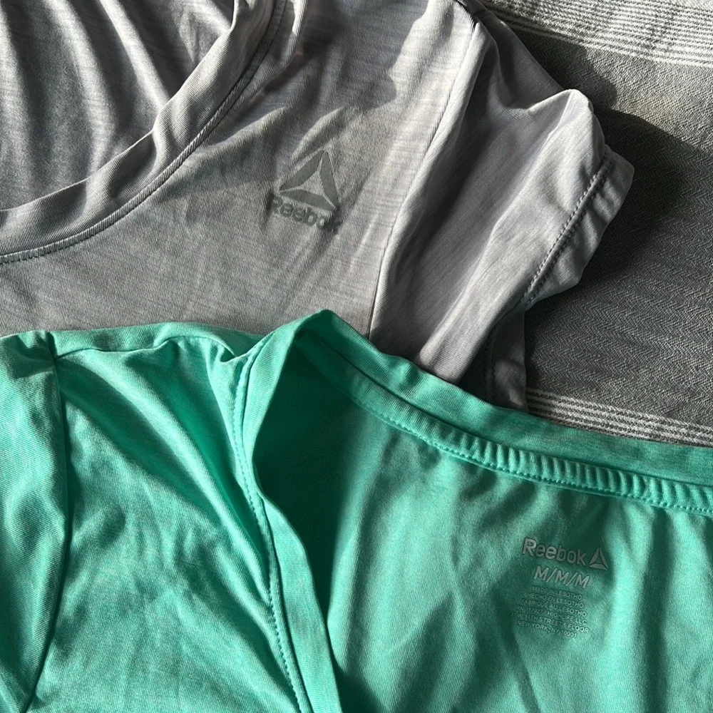 Bundle of rebook shirts like new! - Picture 2 of 6